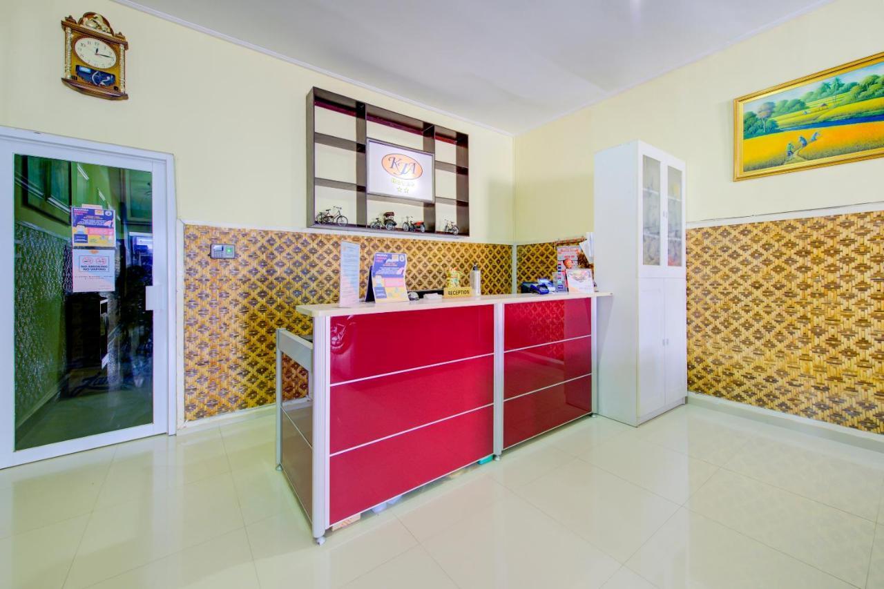Oyo 3791 Hotel Kja Тегал Экстерьер фото