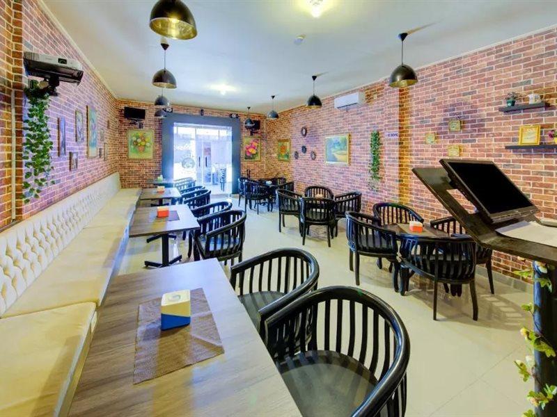 Oyo 3791 Hotel Kja Тегал Экстерьер фото