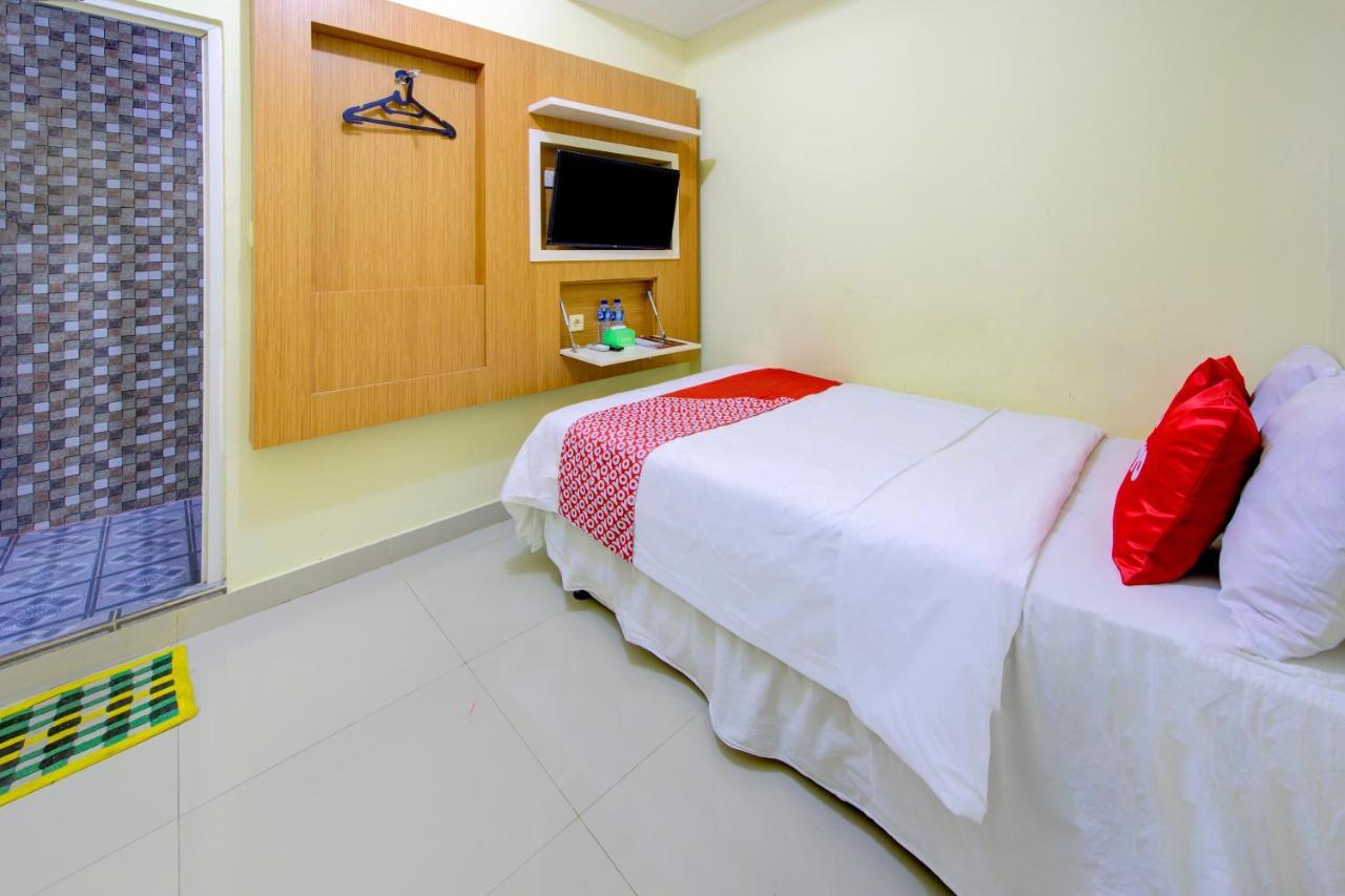 Oyo 3791 Hotel Kja Тегал Экстерьер фото
